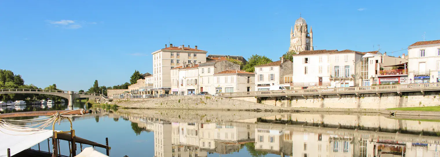 Arc de Germanicus et centre historique de Saintes - Taxi Arno votre service de taxi à Saintes